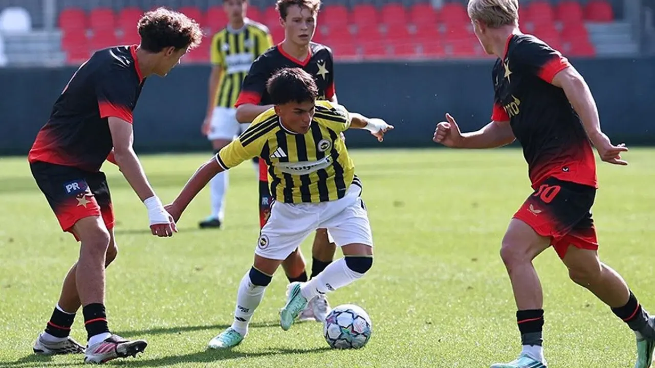 Fenerbahçe'nin gençleri Slavia Prag'a direnemedi!