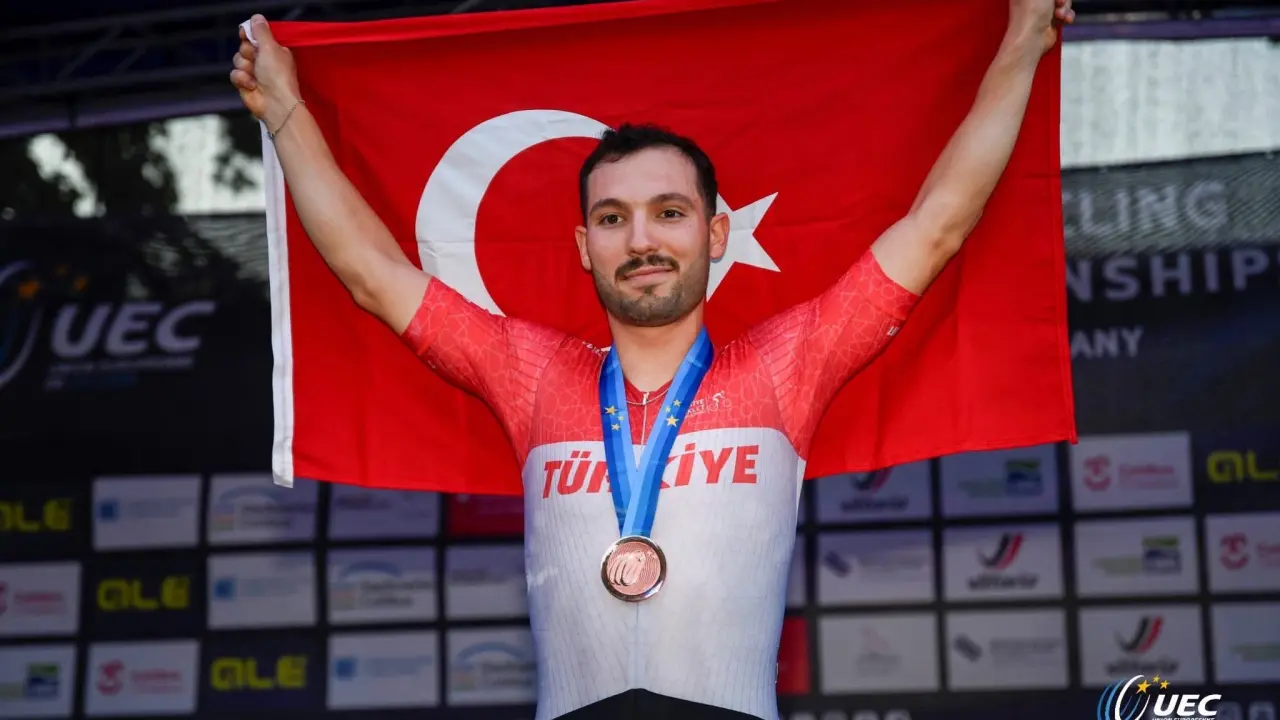 Şanghay'da gelen zafer! Konyalı milli bisikletçi dünya sıralamasının zirvesinde