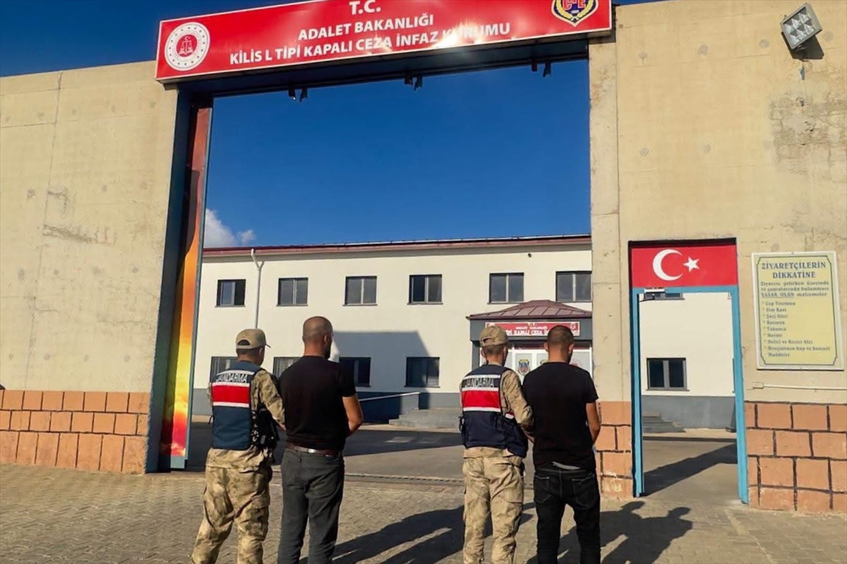 Kilis Yavuzlu'da göçmen kaçakçılığı iddiasıyla 2 şüpheli tutuklandı