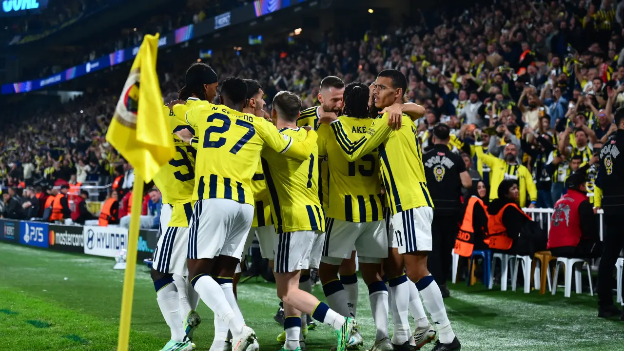 Fenerbahçe'de korkutan sakatlık! Maçı yarıda bıraktı