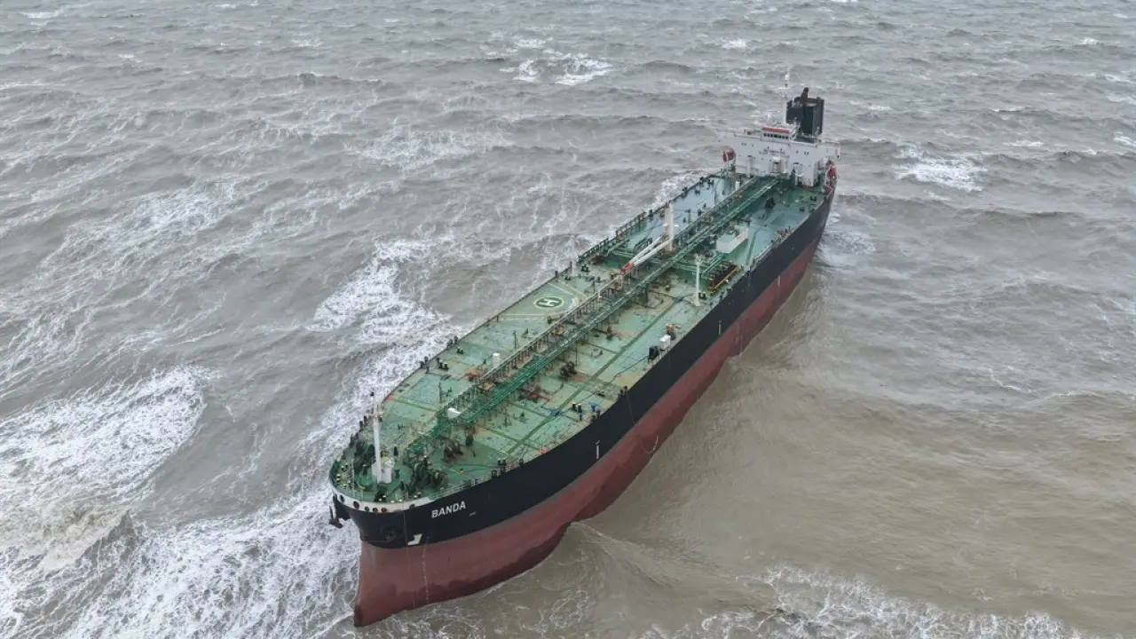 Bakanlık açıkladı: Sarıyer'de sürüklenen tanker kurtarıldı