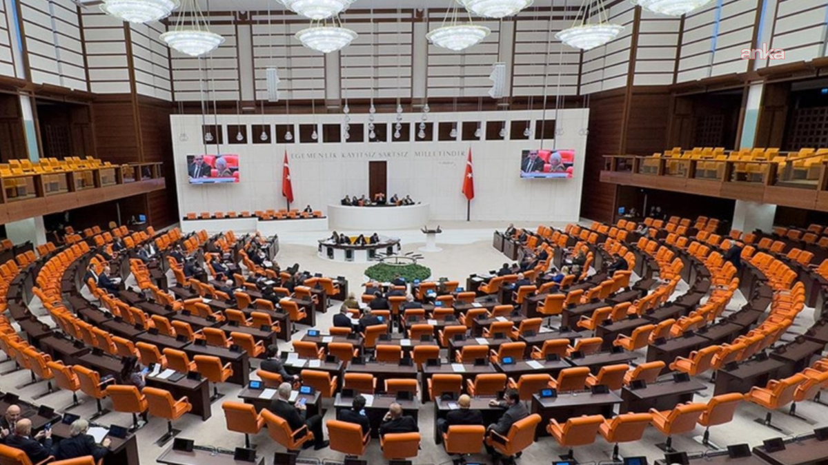 CHP'nin staj ve çıraklık mağduriyeti önergesi AK Parti ve MHP oylarıyla reddedildi