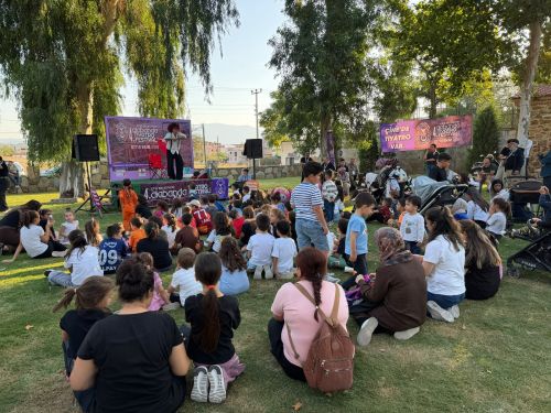 [BELEDIYE · Aydın · Çine] Bu yıl dördüncüsünü düzenlediğimiz alabanda tiyatro festivalimizi, sanatsever hemşehrilerimizin coşkusu ve alkışları eşliğinde tamamladık.