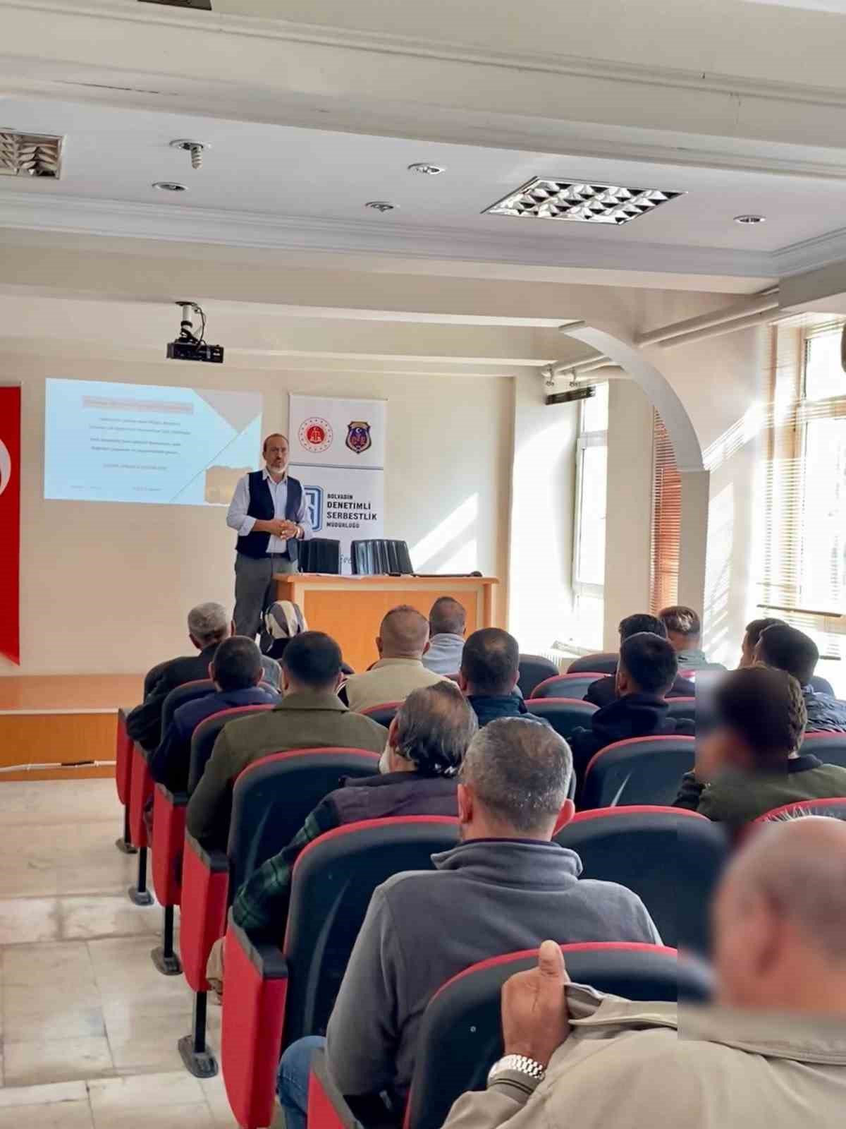 Bolvadin'de yükümlülere 'Kendimizi Tanıyalım' semineri düzenlendi