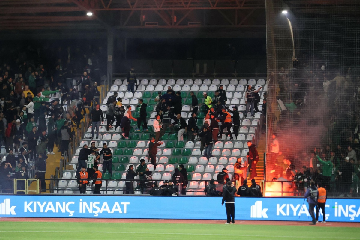 PFDK, Muğlaspor'a 140 bin TL, Bursaspor'a 90 bin TL para cezası verdi