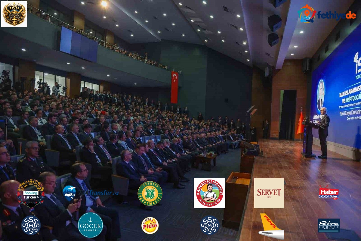 Bakan Uraloğlu, ODTÜ Rektörü Yozgatlıgil’e siber güvenlik üstün hizmet ödülünü verdi