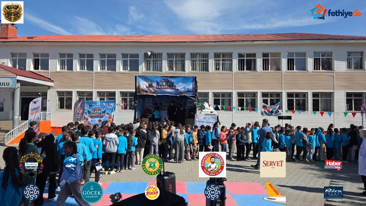 Güroymak'ta Fatih Ortaokulu'nda öğrencilere STEM ve robotik eğitimi verildi