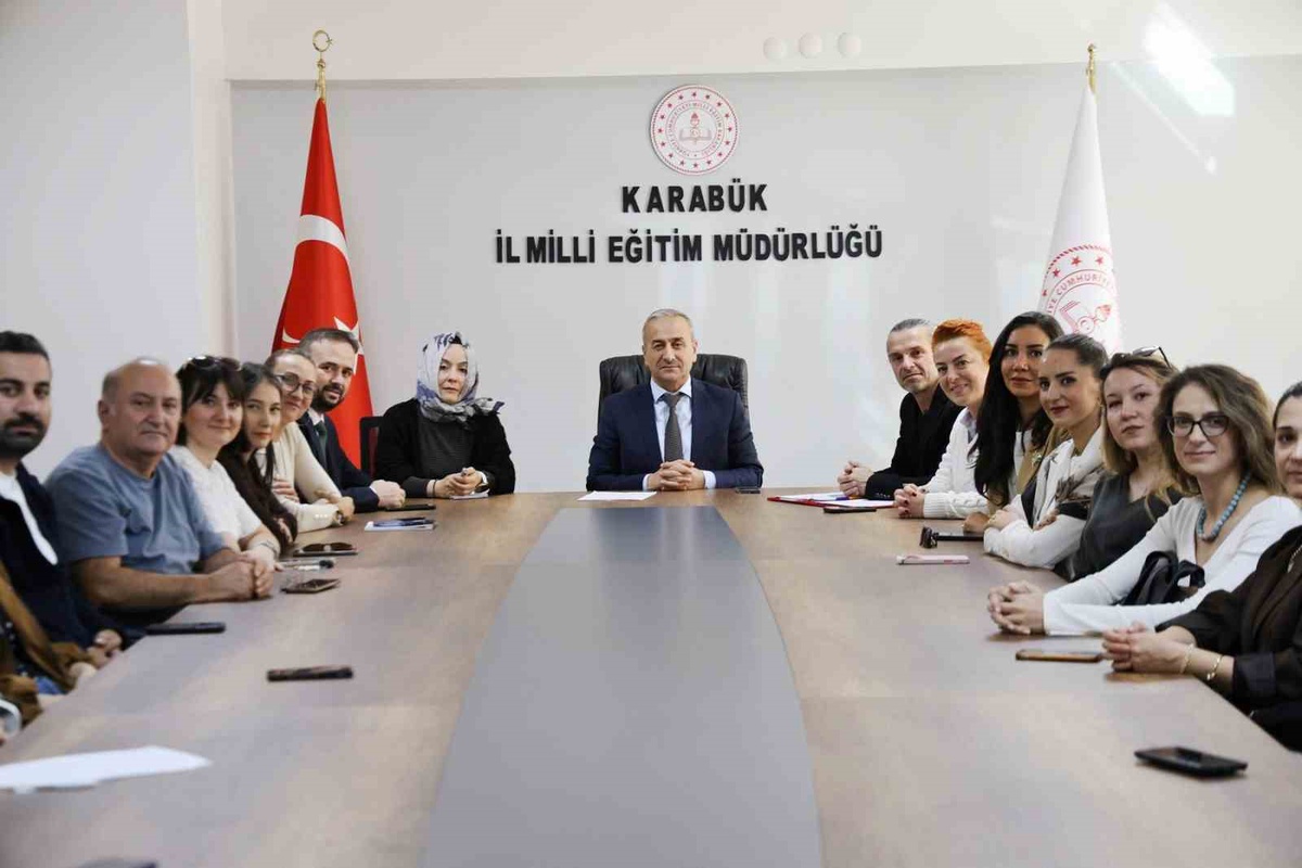 Karabük'te Maarif Orkestrası ve Korosu toplantısı Müdür Akbaş başkanlığında yapıldı
