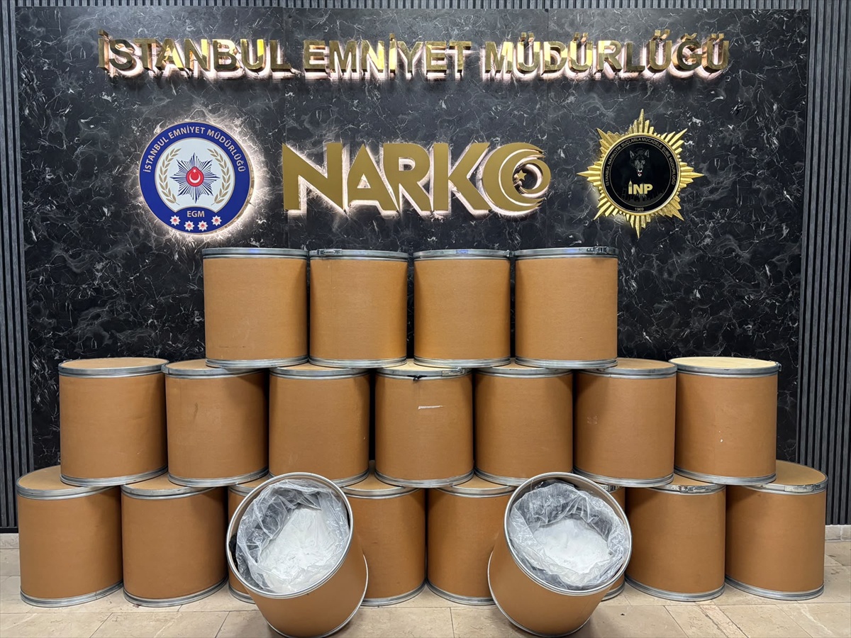 İstanbul'da kurye kılığında yaklaşık 100 kilo uyuşturucu bulundu, 2 kişi tutuklandı