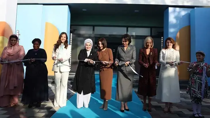 Emine Erdoğan, Özbekistan'da eğitim kurumunun açılışına katıldı
