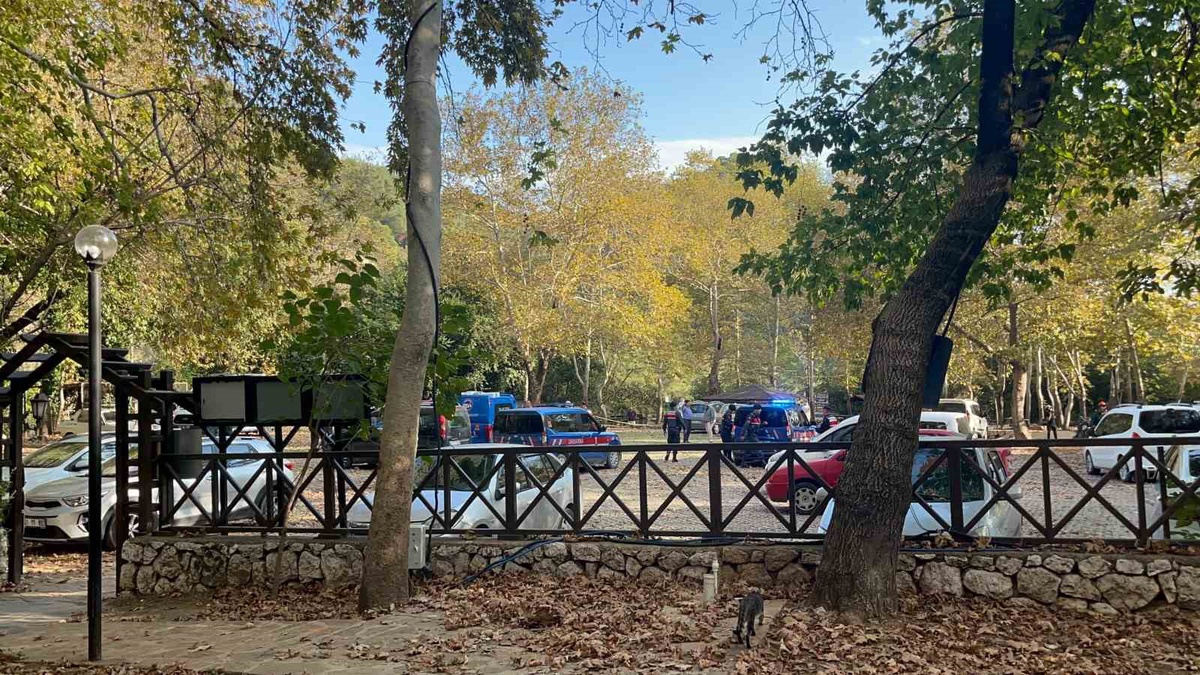 Adana Kozan'da piknikte tüfekle vurulan 22 yaşındaki genç kız öldü
