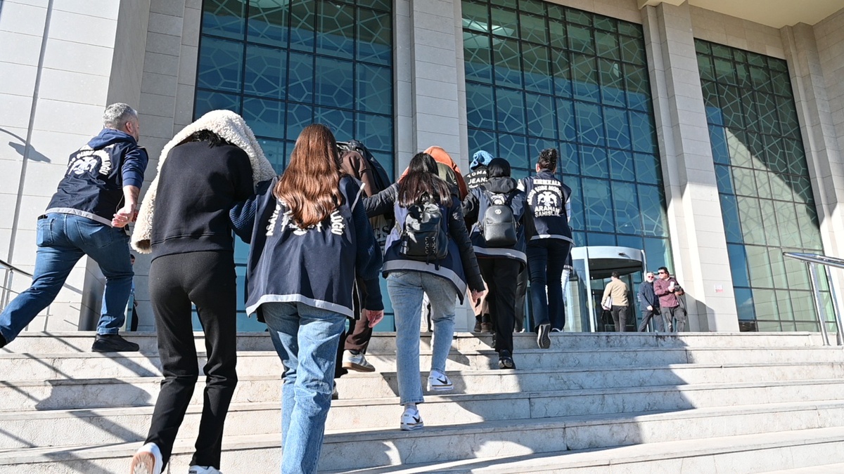 Kırıkkale'de narkotik ve fuhuş soruşturmasında 5 şüpheli daha adliyeye sevk edildi