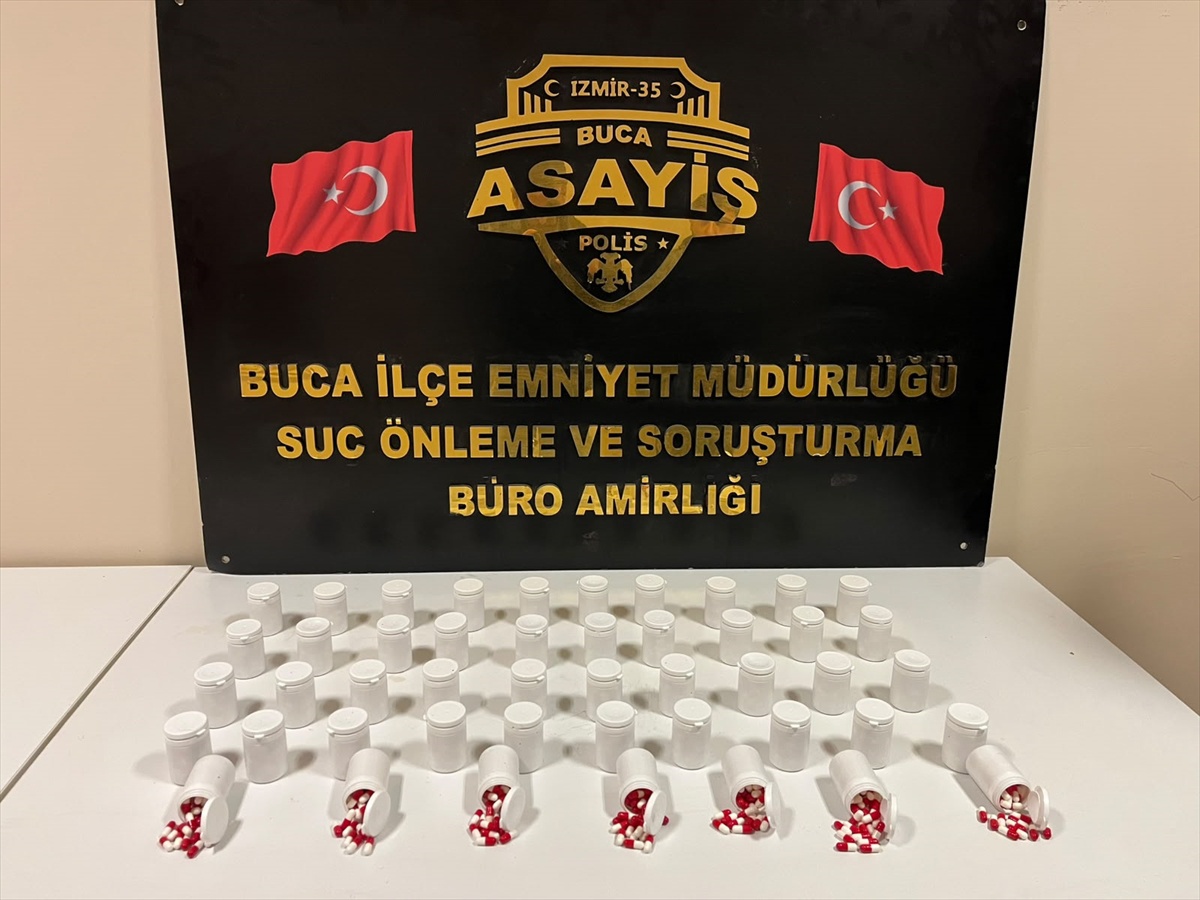 İzmir Buca'da 5 zanlı gözaltına alındı, 2 bin 598 uyuşturucu hap ele geçti