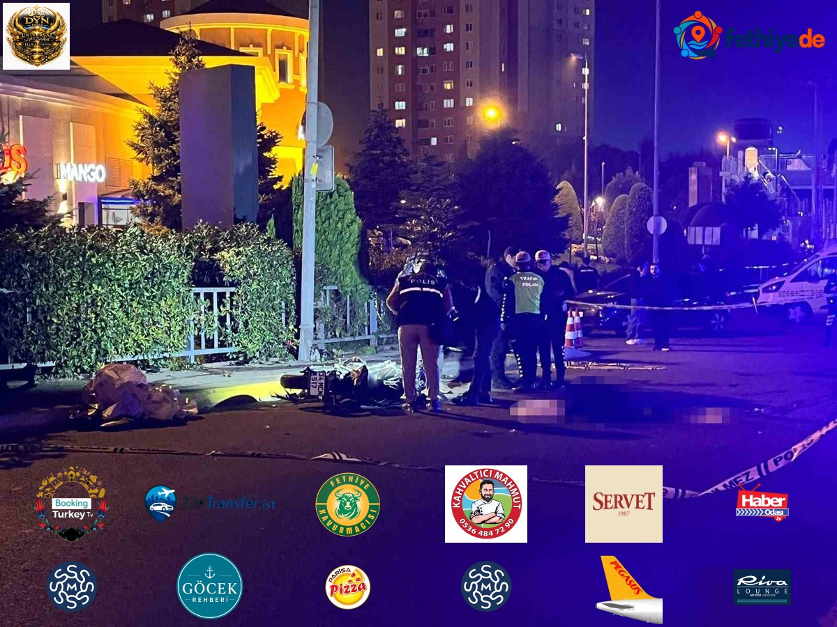 Küçükçekmece'de motosiklet otomobille çarpıştı, sürücüsü öldü, 1 kişi ağır yaralandı