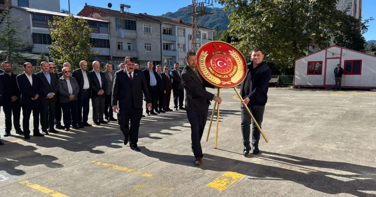 [BELEDIYE · Ordu · Kumru] Muhtarlar Günü Dolayısıyla Çelenk Sunma Töreni Düzenlendi