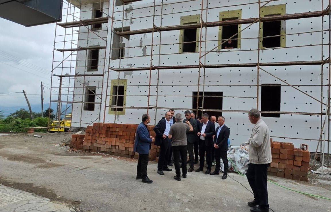 [BELEDIYE · Trabzon · Düzköy] Çayırbağı Ortamahalle'de yapımı devam eden Aile Sağlığı Merkezi ve çok amaçlı binamızı inceledik.