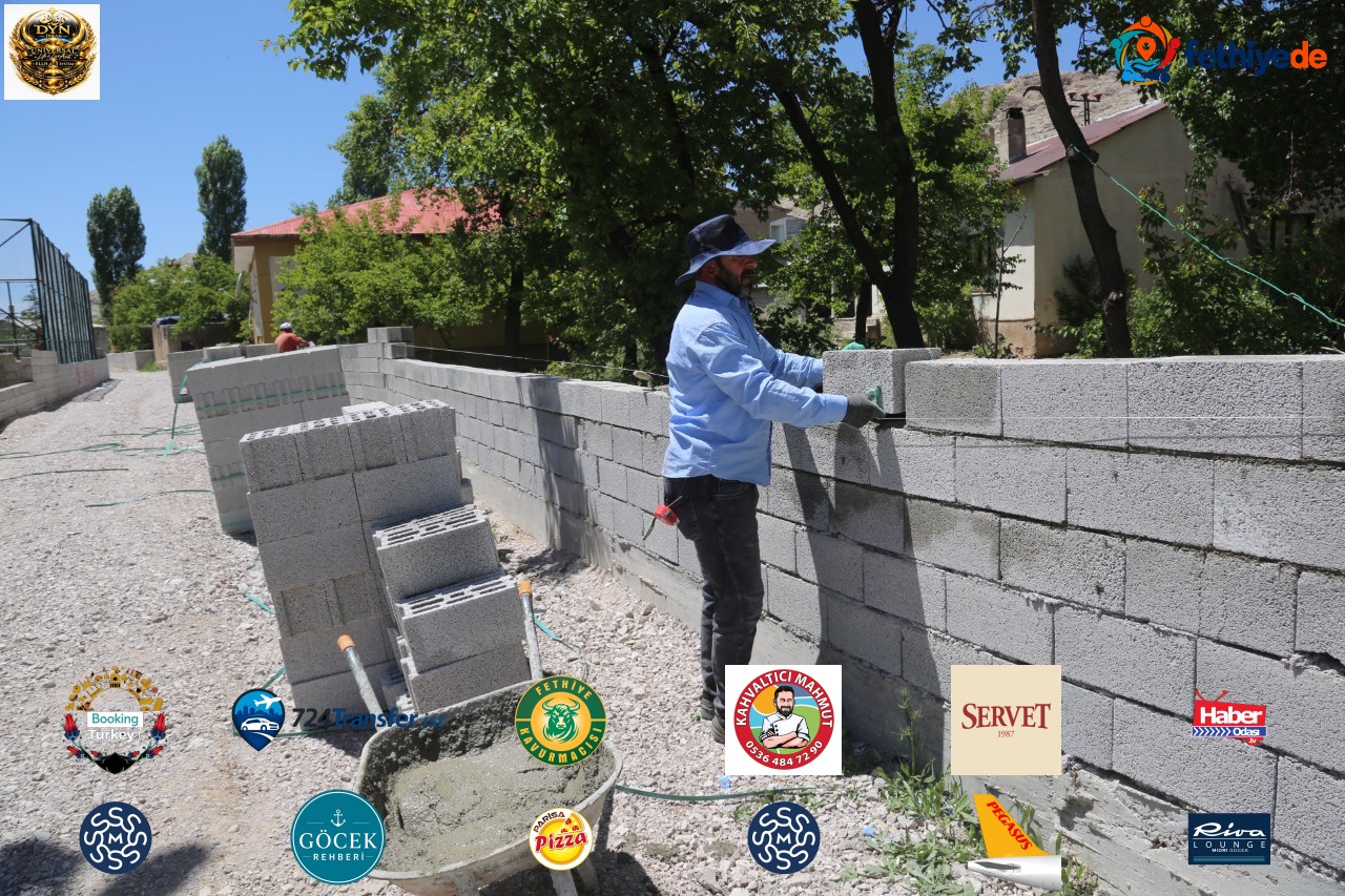 [BELEDIYE · Van · Tuşba] Yol Açma çalışmaları Sırasında Zarar Gören Duvarlar Yeniden Inşa Edildi