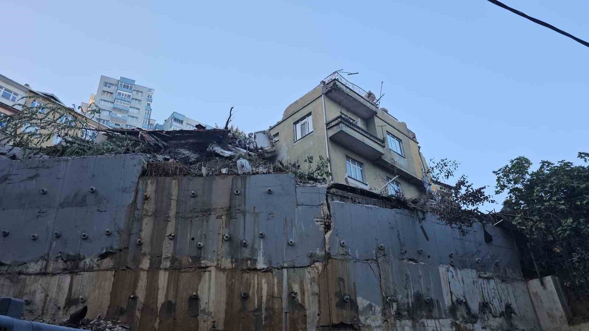 Zonguldak'ta çöken binada 1 ölü 1 yaralı, 3 şüpheliye gözaltı kararı verildi