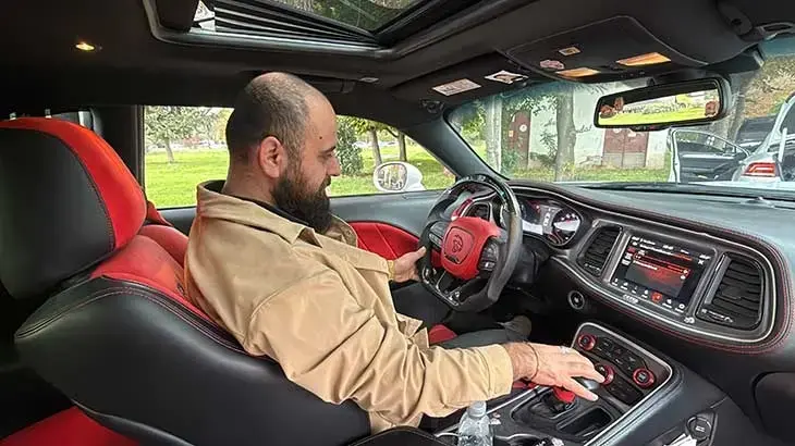 Herkes zengin sanıyor! Arabası şaşırtıyor: Asgari ücretle çalışıyorum böyle bir canavar besliyorum