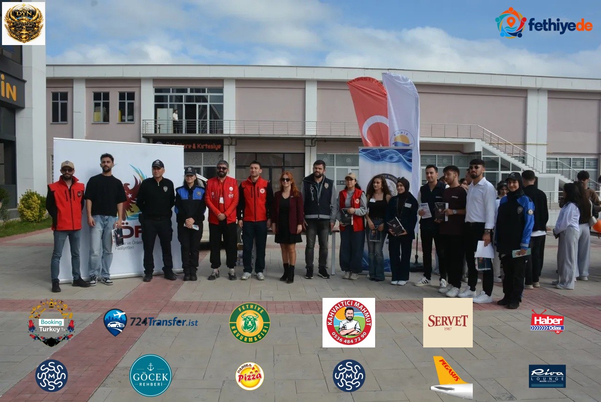 Sinop polisi üniversitelileri dolandırıcılık ve siber suçlara karşı bilgilendirdi