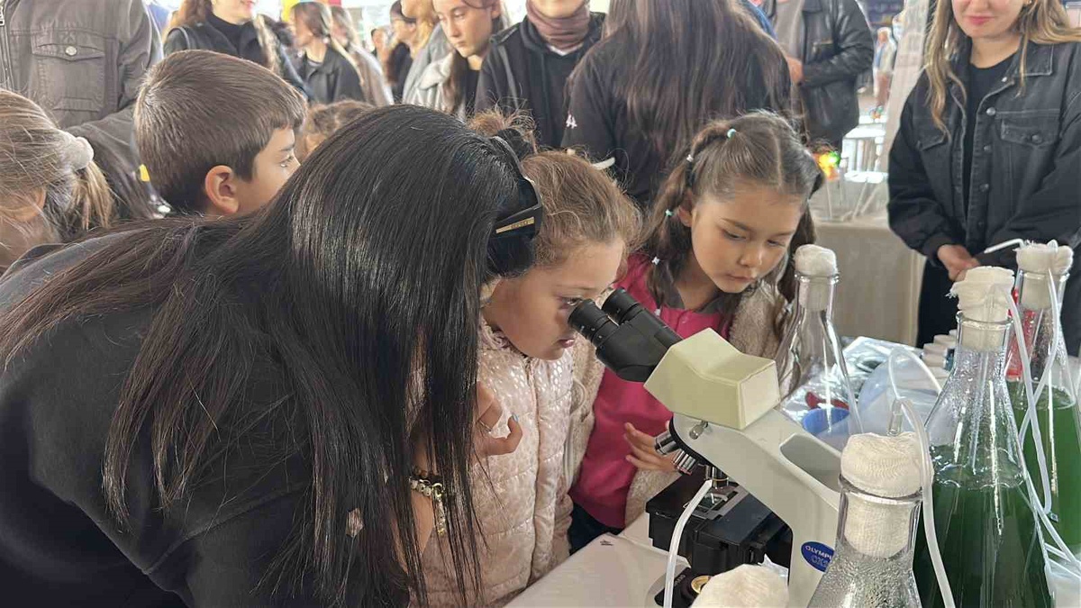 Burdur'da TÜBİTAK bilim şenliği düzenlendi, en az 5 bin kişi hedefleniyor