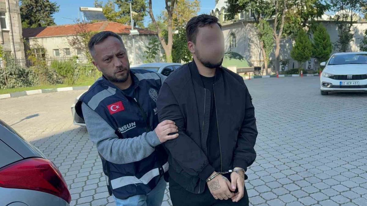 Samsun İlkadım'da üzerinde 199 ecstasy hap ele geçirilen şüpheli adliyeye sevk edildi