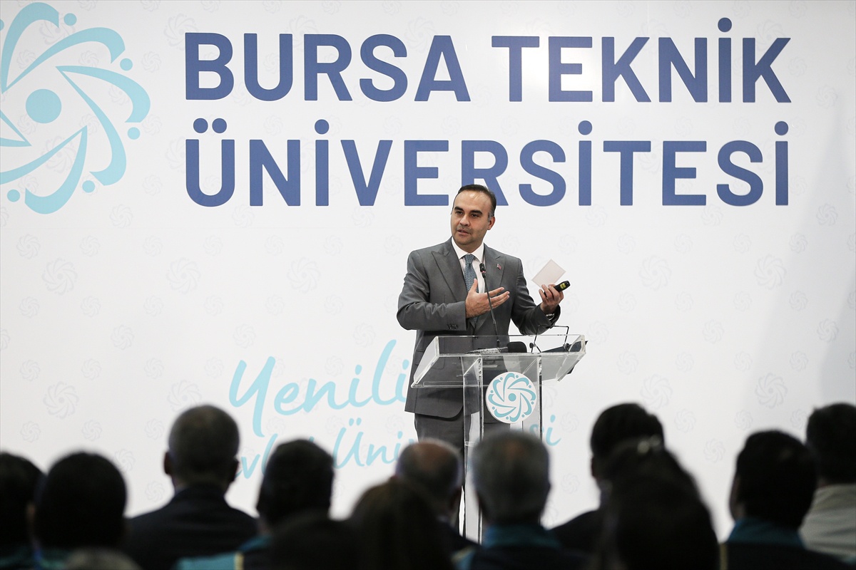 Bakan Kacır, 2027 başından itibaren yerli milli navigasyona geçileceğini söyledi