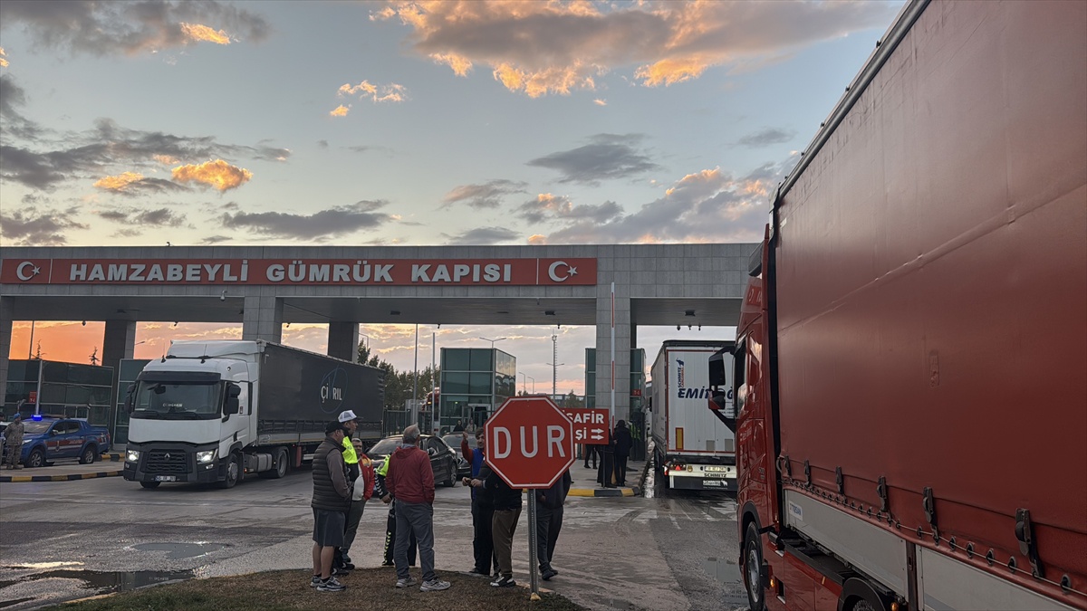 Hamzabeyli'de tır şoförleri eylemi bitirdi, sınır geçişleri randevulu olacak