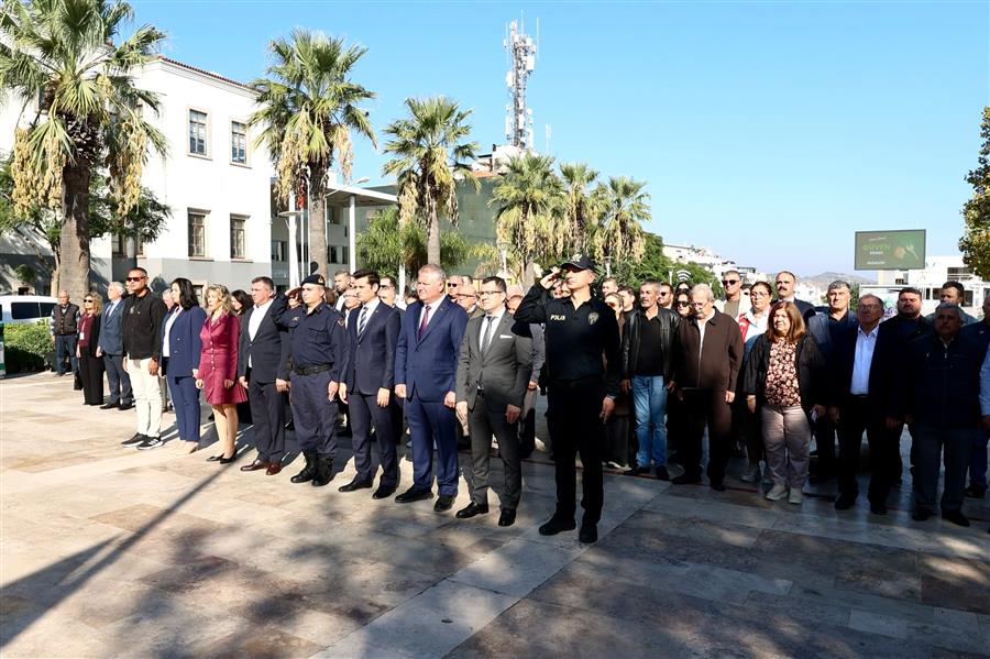 [BELEDIYE · İzmir · Urla] Tüm muhtarlarımızın, 19 Ekim Muhtarlar Günü’nü kutluyoruz.