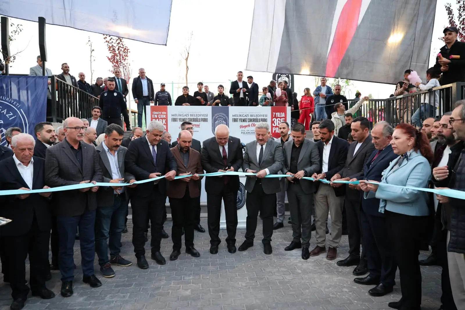 [BELEDIYE · Kayseri · Melikgazi] MELİKGAZİ BELEDİYESİ FIRAT YILMAZ ÇAKIROĞLU PARKI AÇILDI