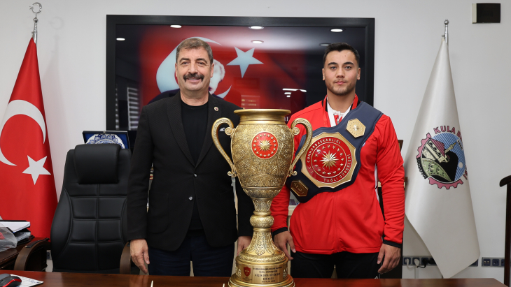 [BELEDIYE · Manisa · Kula] Kula’nın gururu Melih Özdemir memleketinde coşkuyla karşılandı