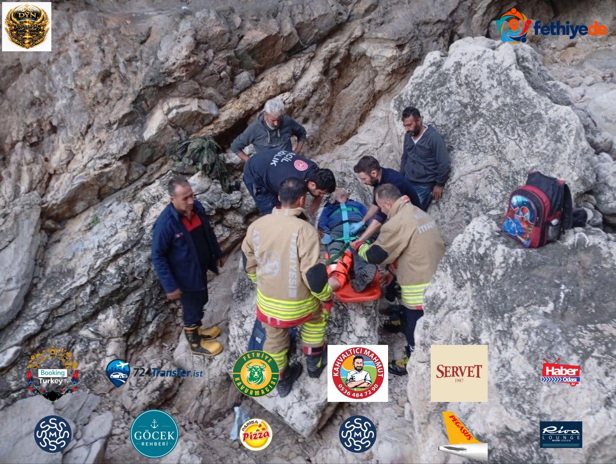 Hatay'da kayalıklardan 3 metre düşen yaralıyı itfaiye ve sahil güvenlik kurtardı