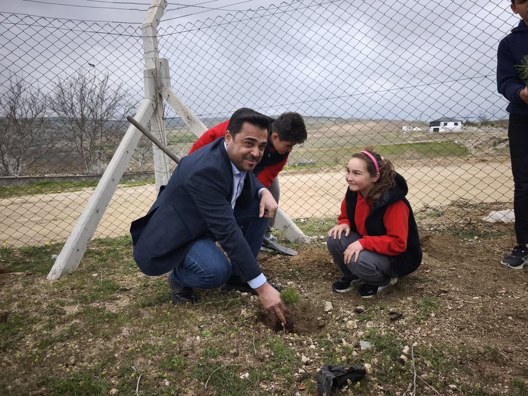 [BELEDIYE · Aksaray · Ağaçören] İlçemizde öğrencilerle birlikte fidan dikimi gerçekleştirildi