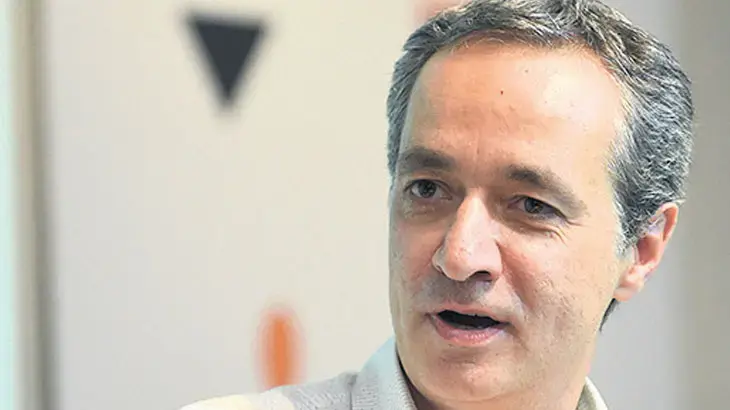 19 yaşındaki oğlunu kaybeden yazar Cem Akaş, elektronik sigarayı suçladı! ‘Zehirli gaz’ 12 yaşa indi
