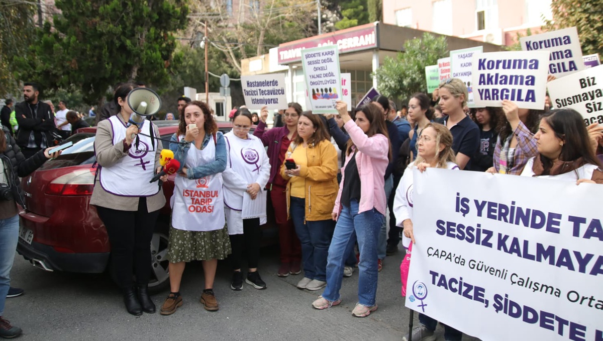 İstanbul Tıp Fakültesi Acil Cerrahi'deki taciz sağlık emekçilerince protesto edildi