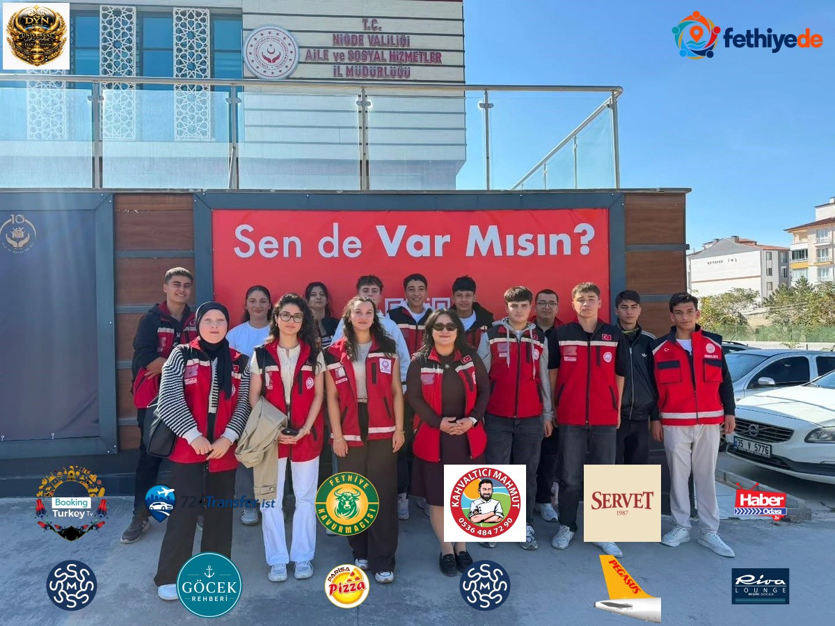 Niğde'de hastanede tedavi gören çocuklara İyilik Var etkinliğinde hediye verildi