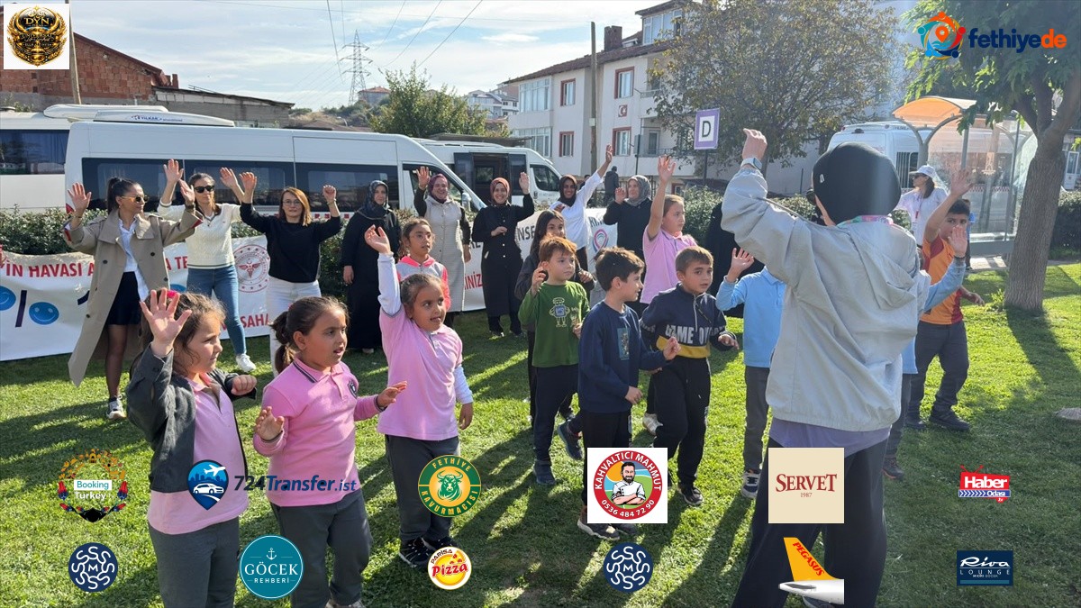 Bilecik'te 'Mahallemde hareketlilik var' etkinliğinde müzikle egzersiz yapıldı
