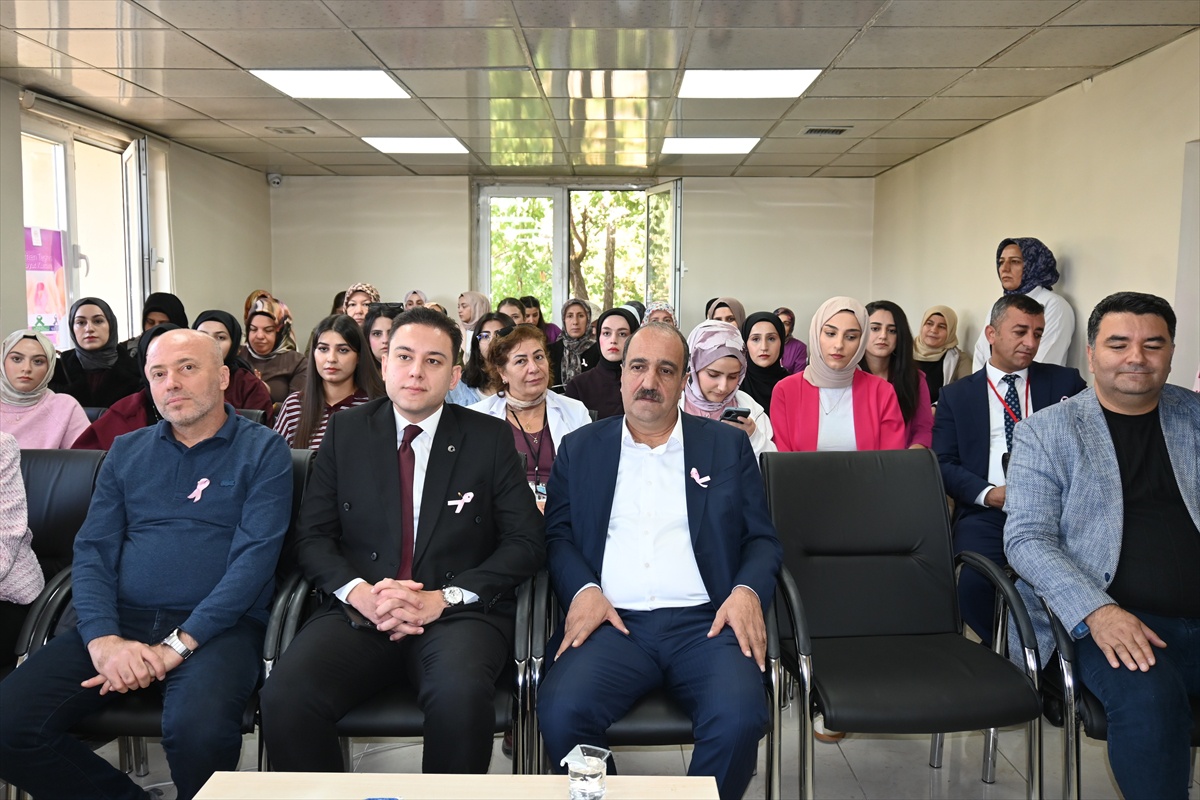 Hizan Devlet Hastanesinde meme kanserinde erken teşhisin önemine dikkat çekildi