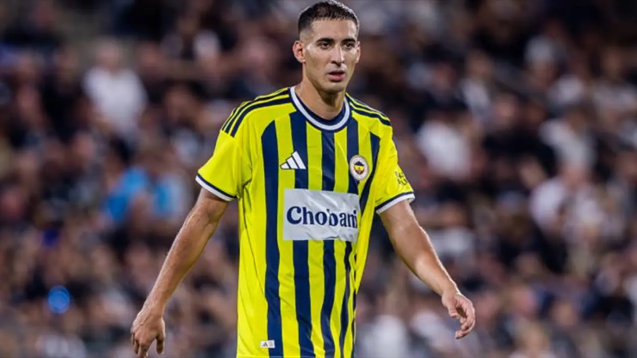 Fenerbahçe'de derbi öncesi Mert Müldür gelişmesi!