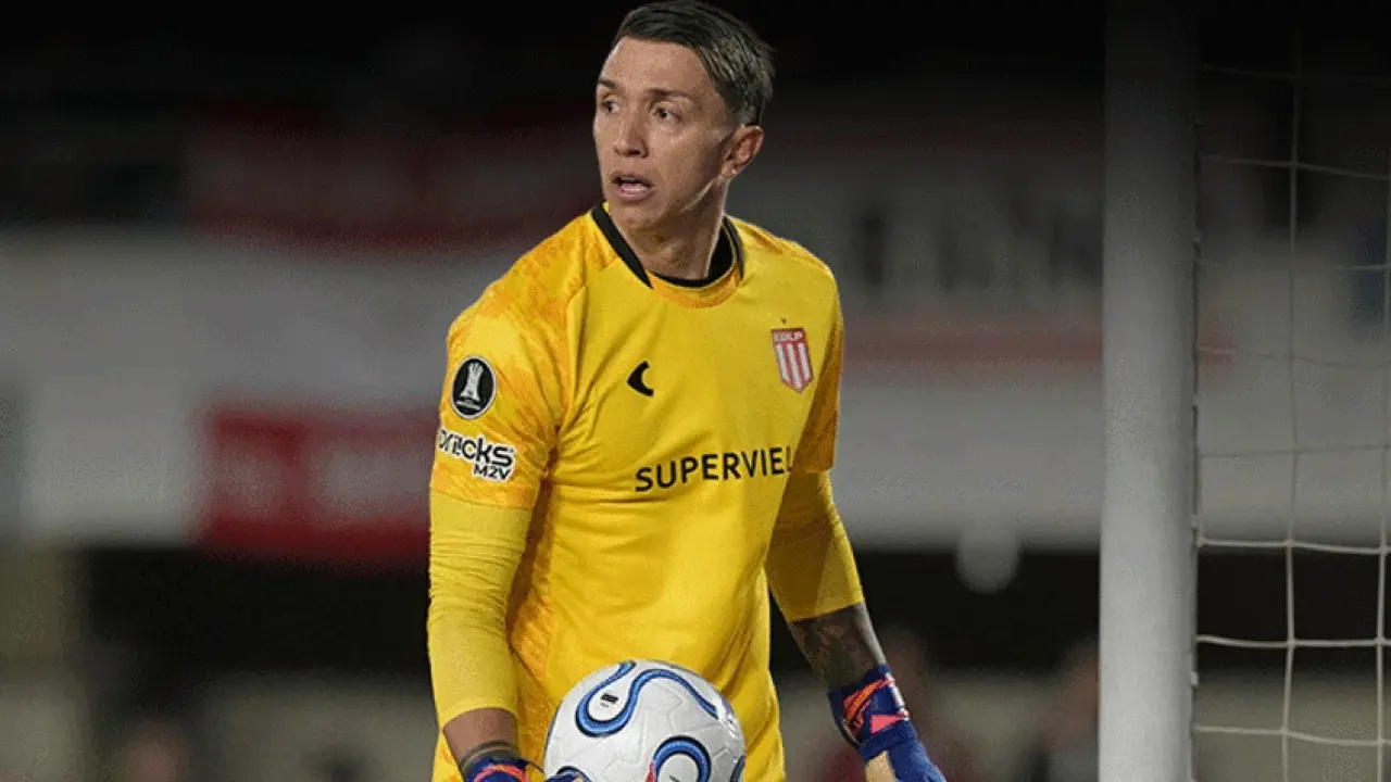 40 yaşındaki Muslera'dan tarihe geçecek penaltı performansı! Takımını finale çıkardı