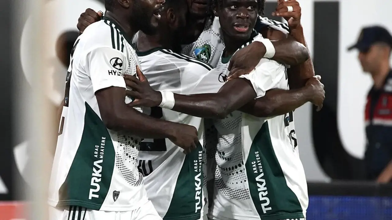 Kocaelispor'dan deplasmanda kritik 3 puan! İşi ilk yarıda bitirdiler