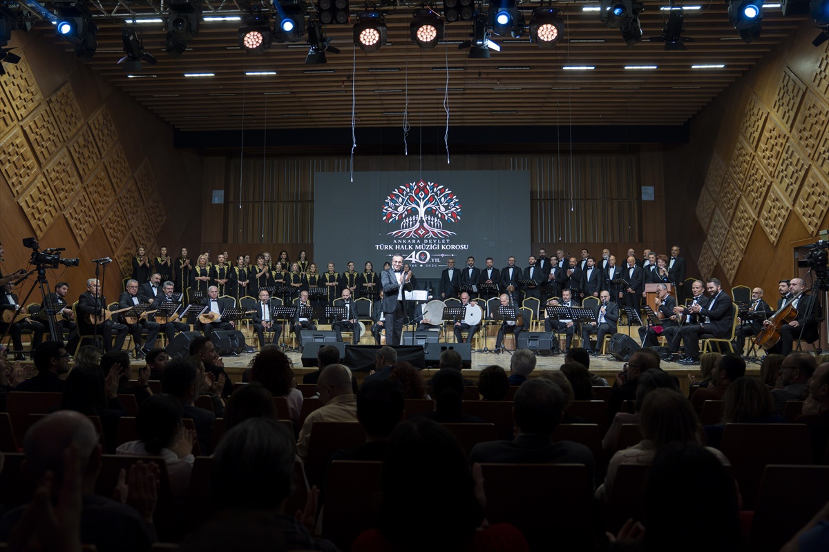Ankara Devlet Türk Halk Müziği Korosu 40. kuruluş yılını CSO Ada'da konserle kutladı