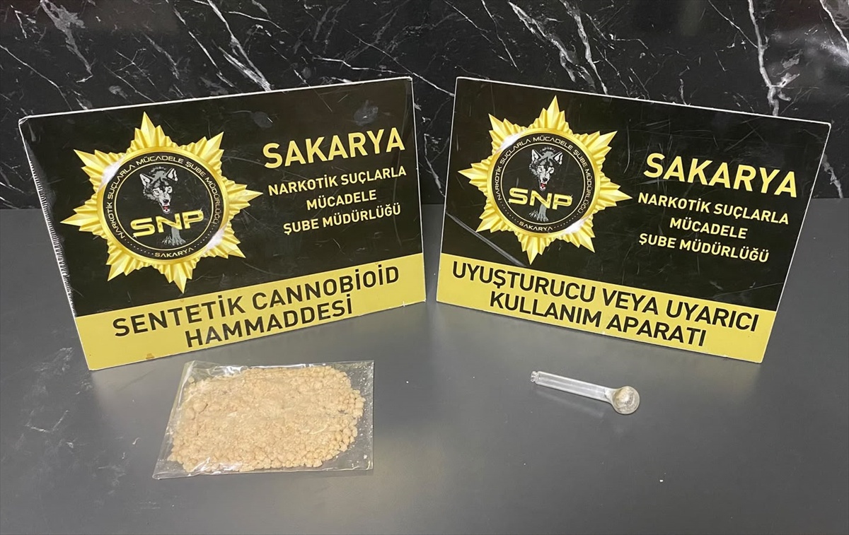 Sakarya'da 85 gram uyuşturucu ham maddesiyle gözaltına alınan şüpheli tutuklandı