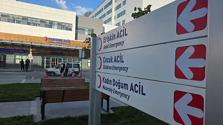 Kütahya'da gıda zehirlenmesi şüphesi: 19 lise öğrencisi hastaneye kaldırıldı