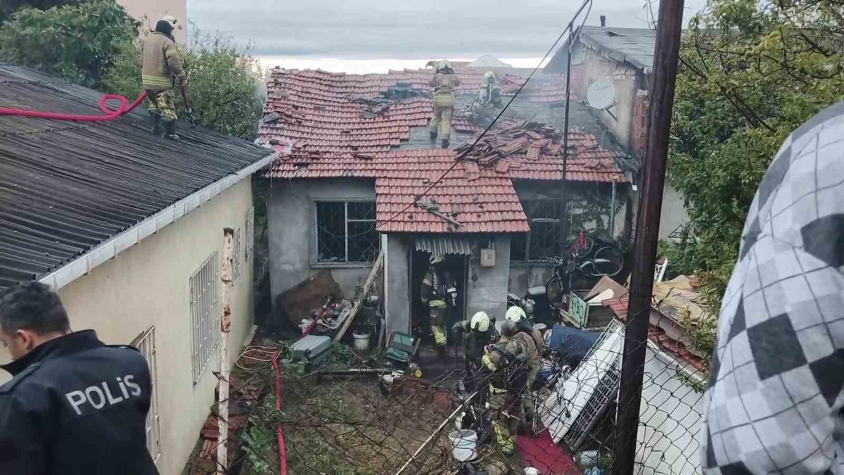 Maltepe'de gecekonduda çıkan yangında 12 yaşındaki çocuk yaşamını yitirdi