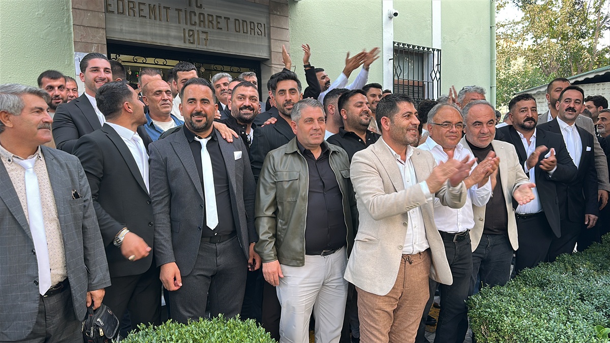 Edremit Ticaret Odası'nda kesin olmayan sonuçlara göre mavi liste 16 meclis üyeliği aldı