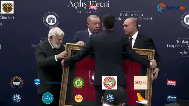 Cumhurbaşkanı Erdoğan'a Necm Suresi ayetli özel sancak takdimi