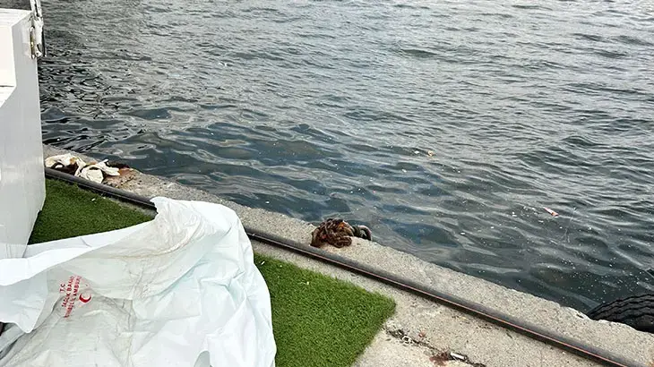 Fatih'te denizde erkek cesedi bulundu