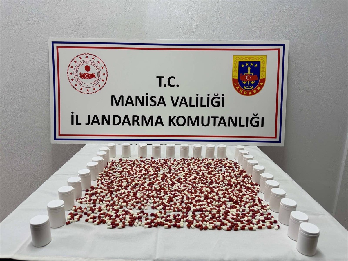 Manisa Turgutlu, Akhisar'da 86 bin 654 hap ele geçirildi, 2 şüpheli gözaltına alındı