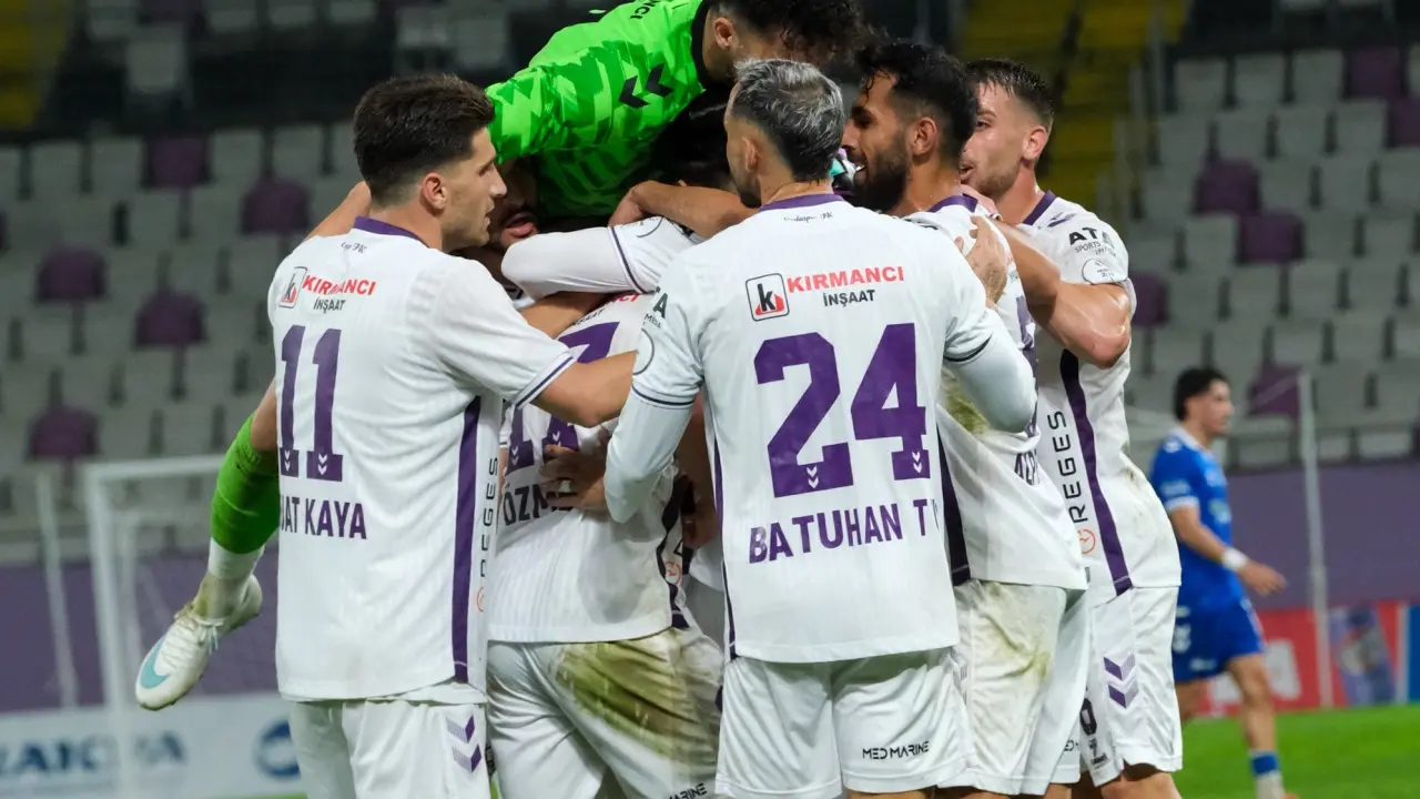 2. Lig'de 9 gollü nefes kesen düello! 5-4 kazanıp zirve takibini sürdürdüler